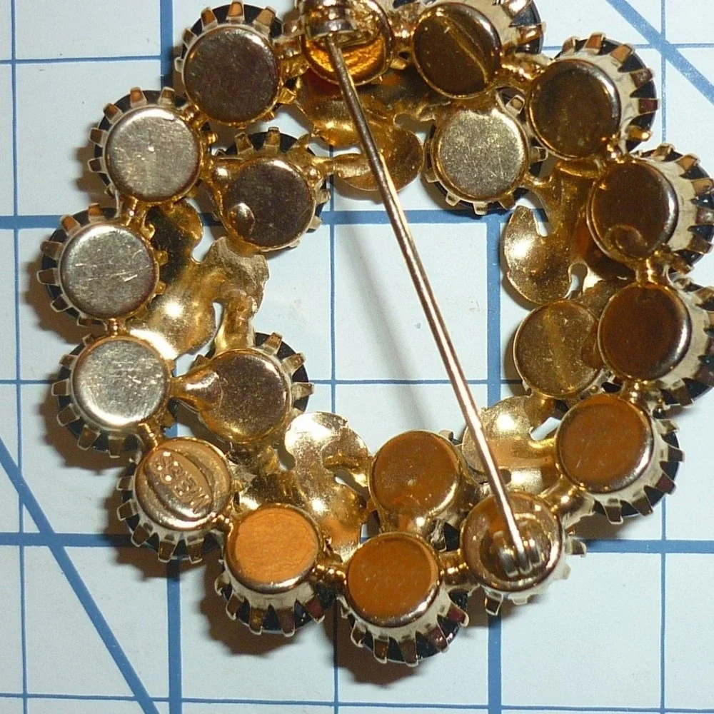 Vintage WEISS Signed Black Rhinestone Wreath Brooch Tiered Leaf Pin MCM‎